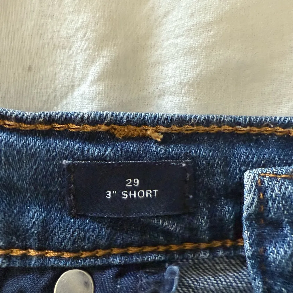 GAP Women's Classic Blue Jean Shorts - Image 3