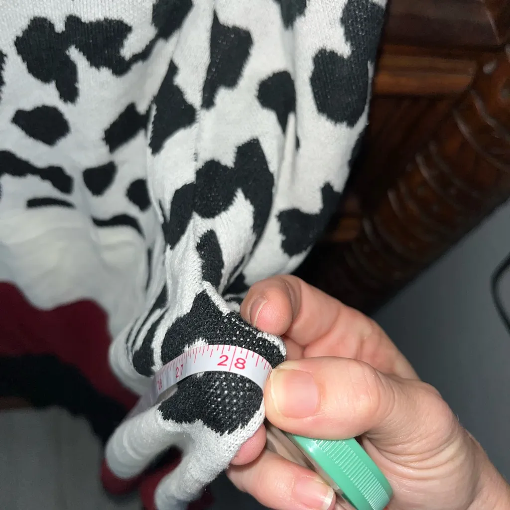 Belle by Kim Gravel Women’s Animal Color Block Sweater 28” P2P Black Size 3X - Image 7