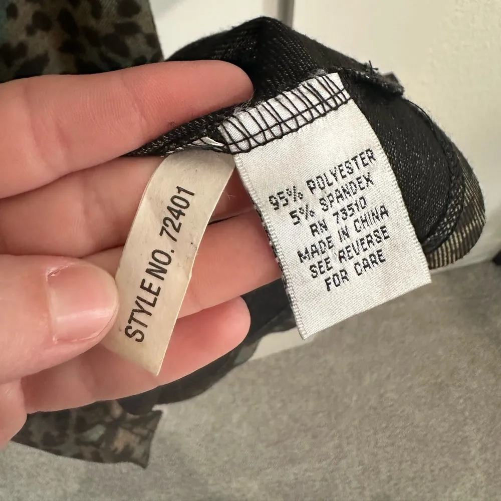 Uncle Frank Scoop Neck or Off the Shoulder Dress, Size Small, EUC, Bell Sleeves - Image 4