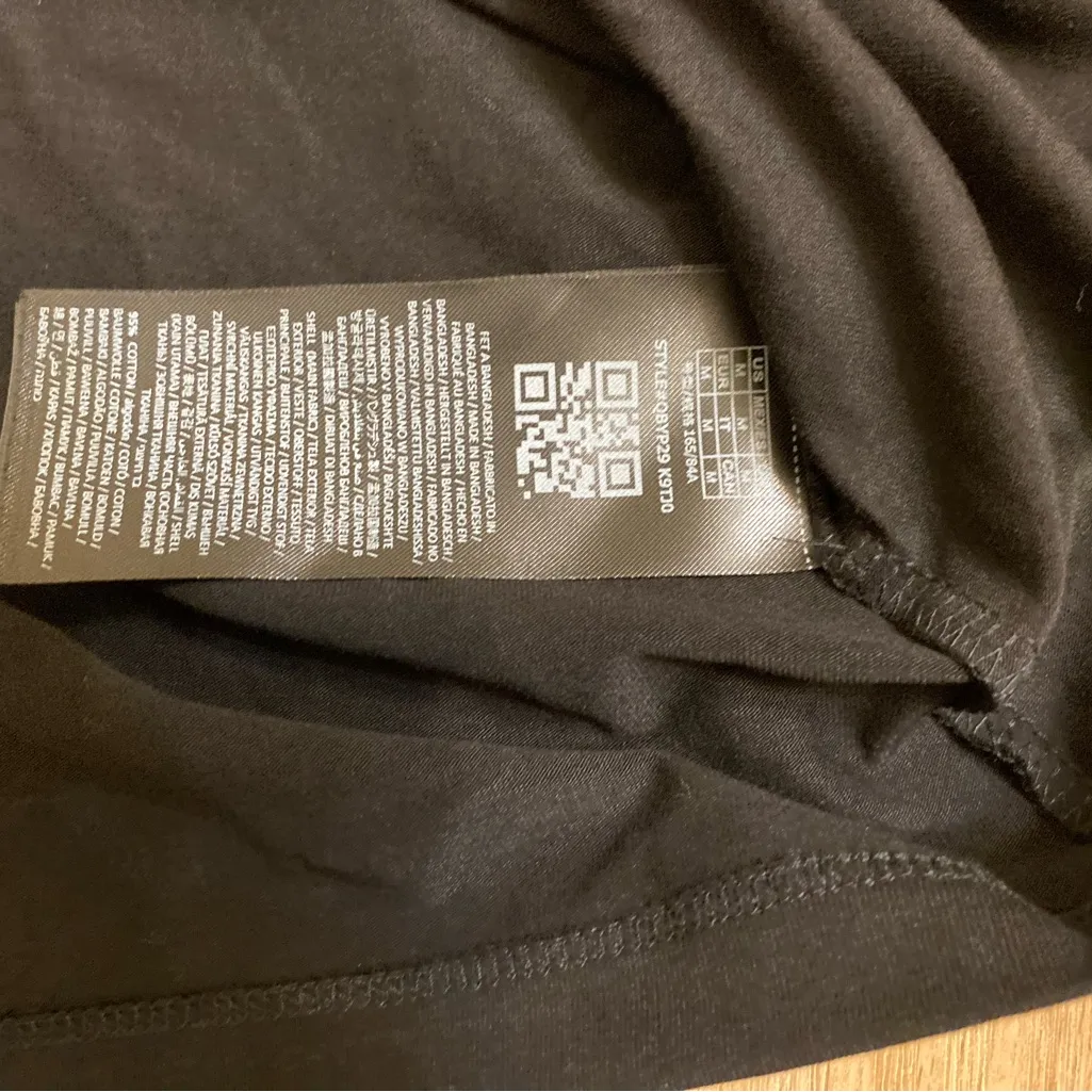 Guess Black and White V-Neck Tee - Image 5