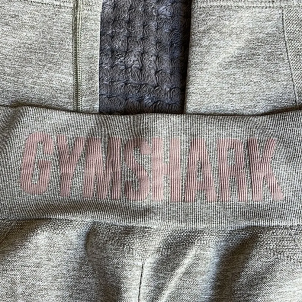 Gymshark Beige/Gray Pink Seamless Buttlift Leggings Size Med EUC #0837-AT - Image 4