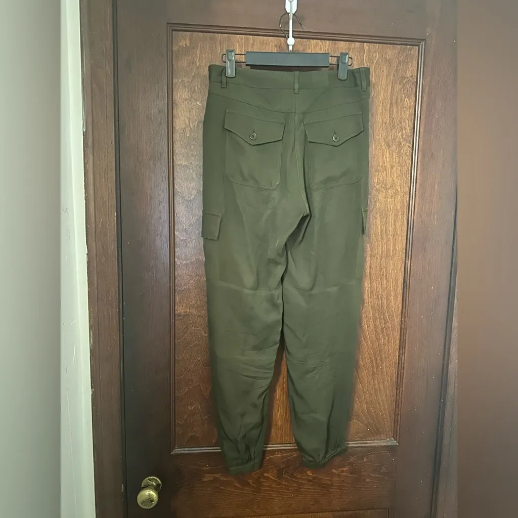 Theory  Silk Cargo Pants Size 0 Green - Image 4