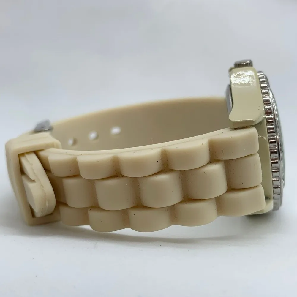 Geneva 32mm wrist watch beige dial case silicone band new battery - Image 5