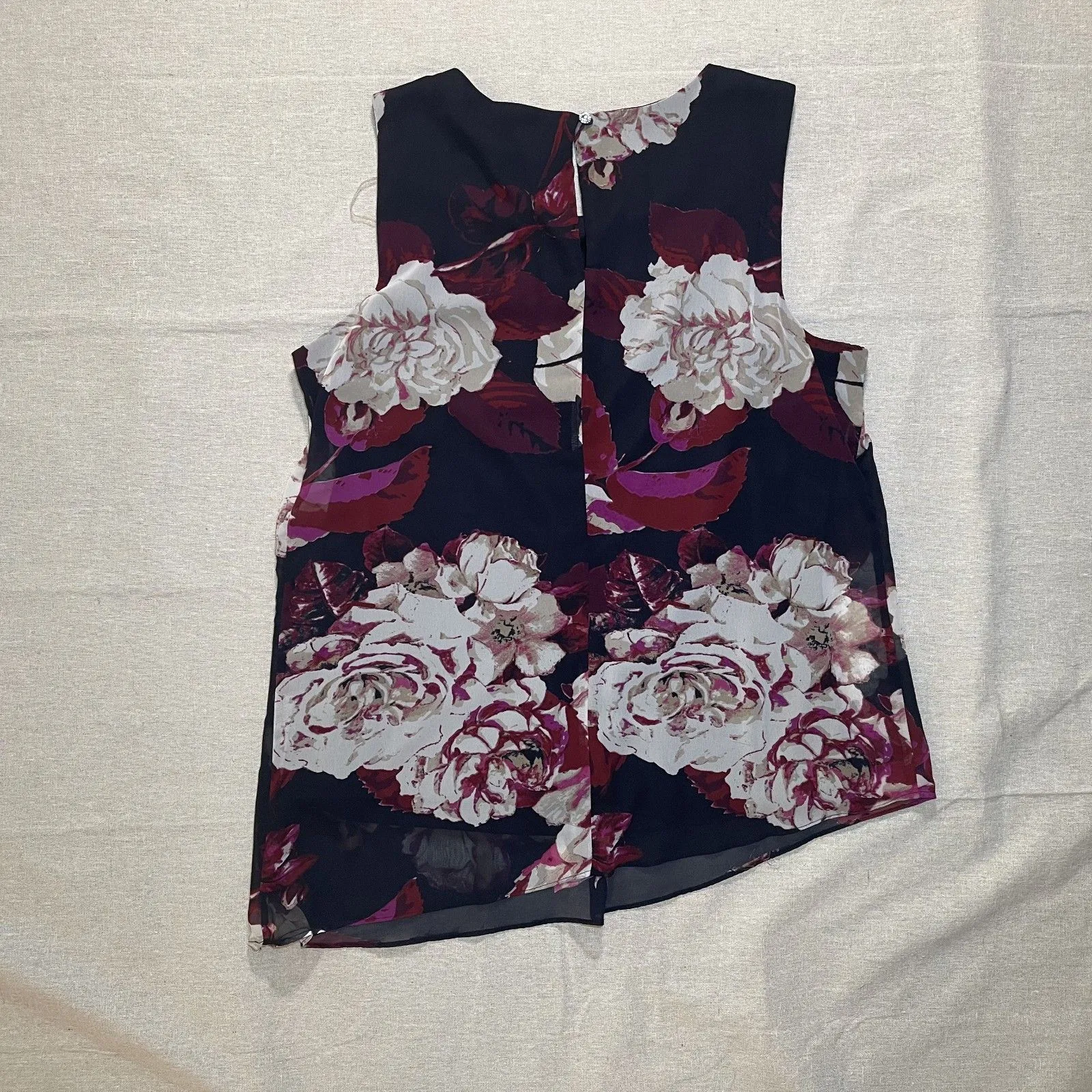 Dressbarn | Sleeveless Floral Blouse with Rhinestone Neckline | Large - Image 2