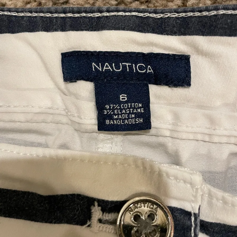 Nautica Women's Traditional Tailored Stretch Cotton Shorts - Image 8