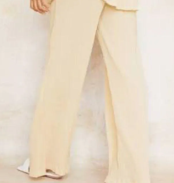 Pretty Little Thing  Cream Pillsse   High Waisted Trousers Size 4 - Image 3