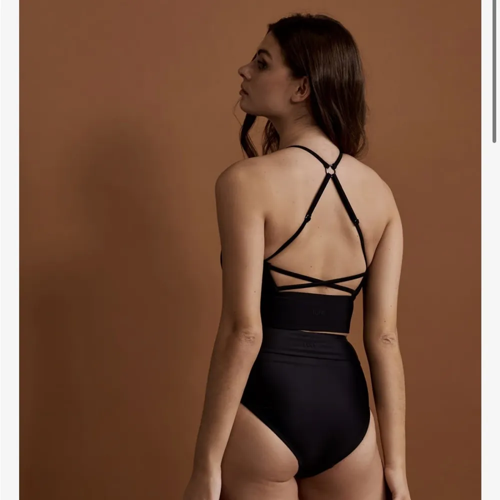 Lolë MER ATHLETIC High Neck Bikini Top Black size XS like new - Image 4