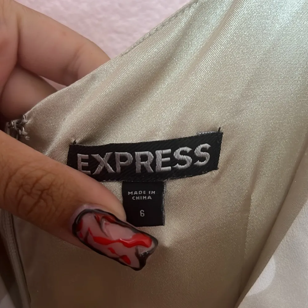 Express Polka Dot Wrap Dress White Beige Tan Casual Party Work. Size 6 - Image 5