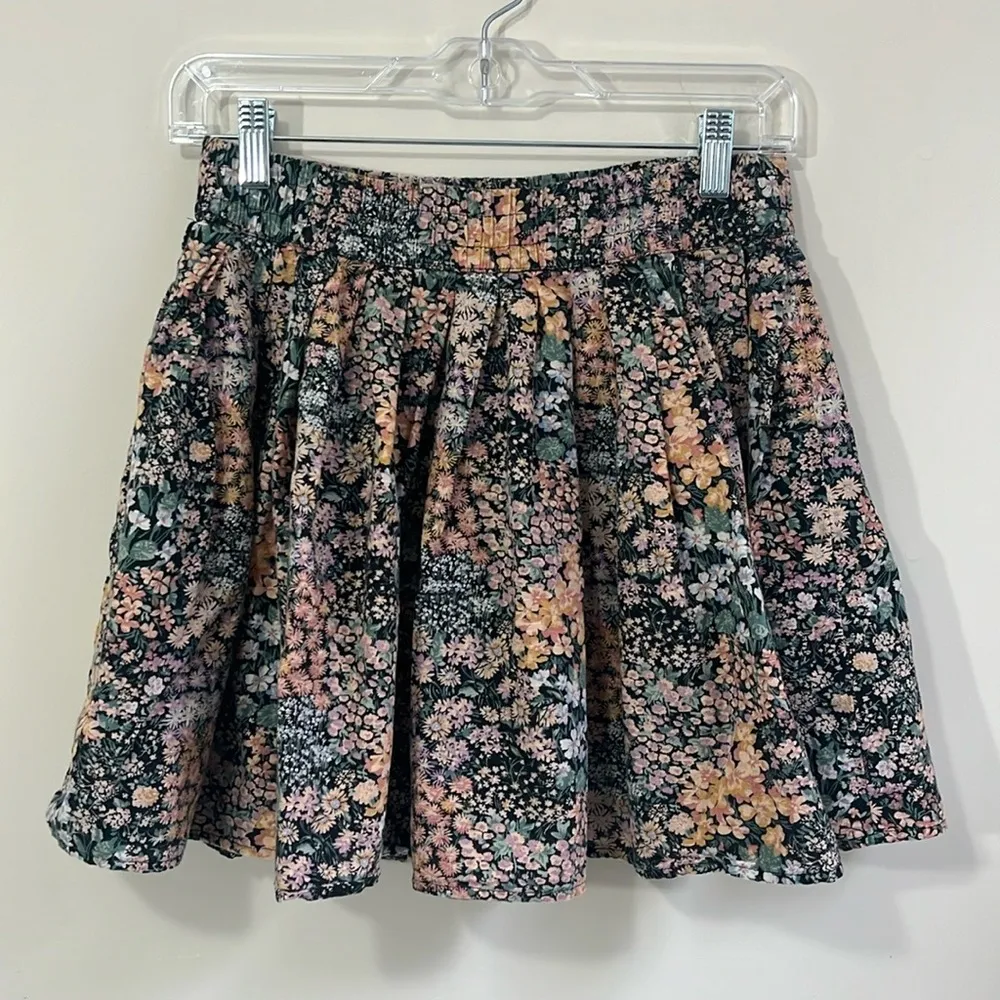 American Eagle Women’s Flare Floral Mini Skirt Size Medium - Image 2