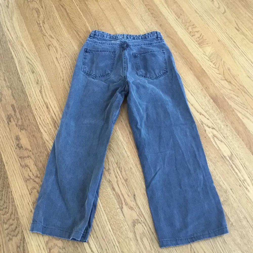 PrettyLittleThing Charcoal Jeans - Image 4