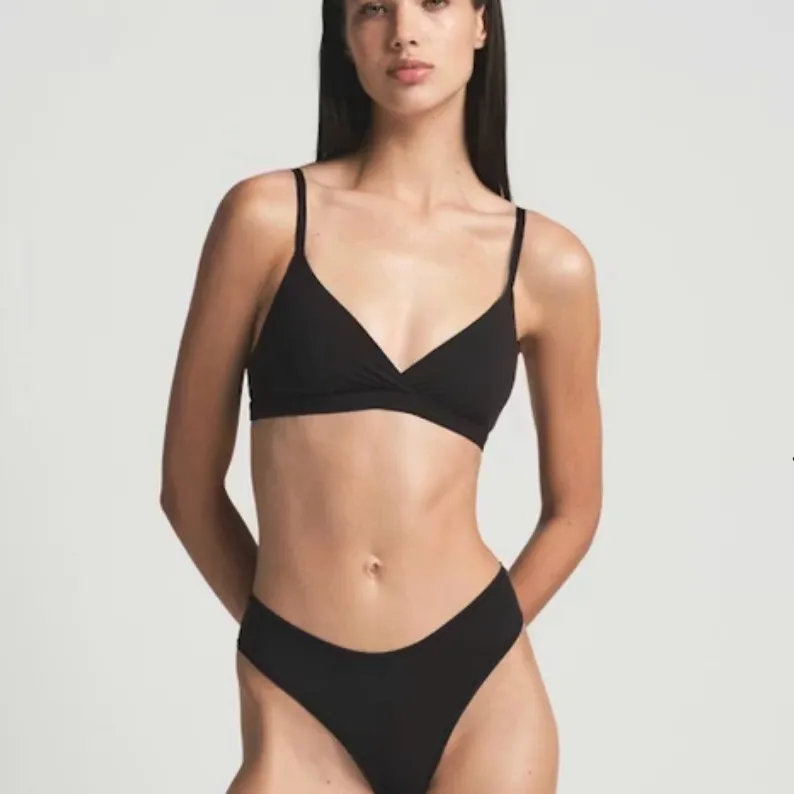 NWT Skims Crossover Bralette Onyx & Clay Medium bundle - Image 7
