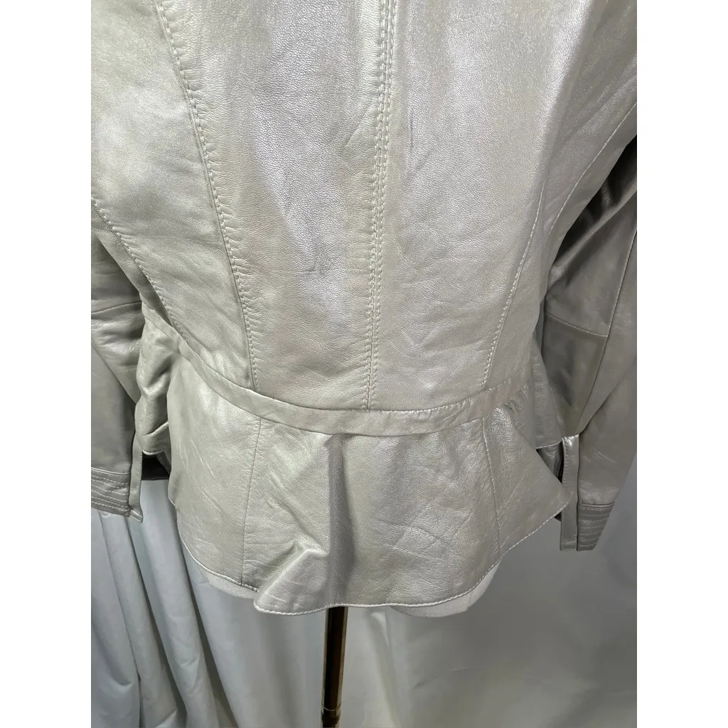 WHITE HOUSE BLACK MARKET Silver Grey Leather Moto Jacket Women's Size Medium Zip - Image 5