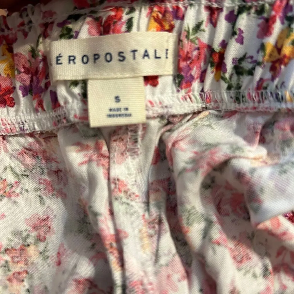 Aeropostal floral print shorts with pockets size S women’s new - Image 2