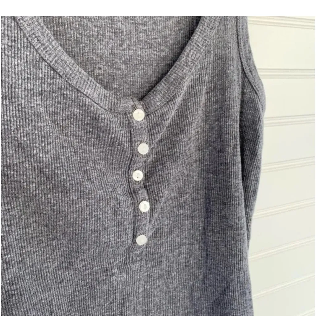 SO Gray Buttoned Fitted Tank Top - Image 3