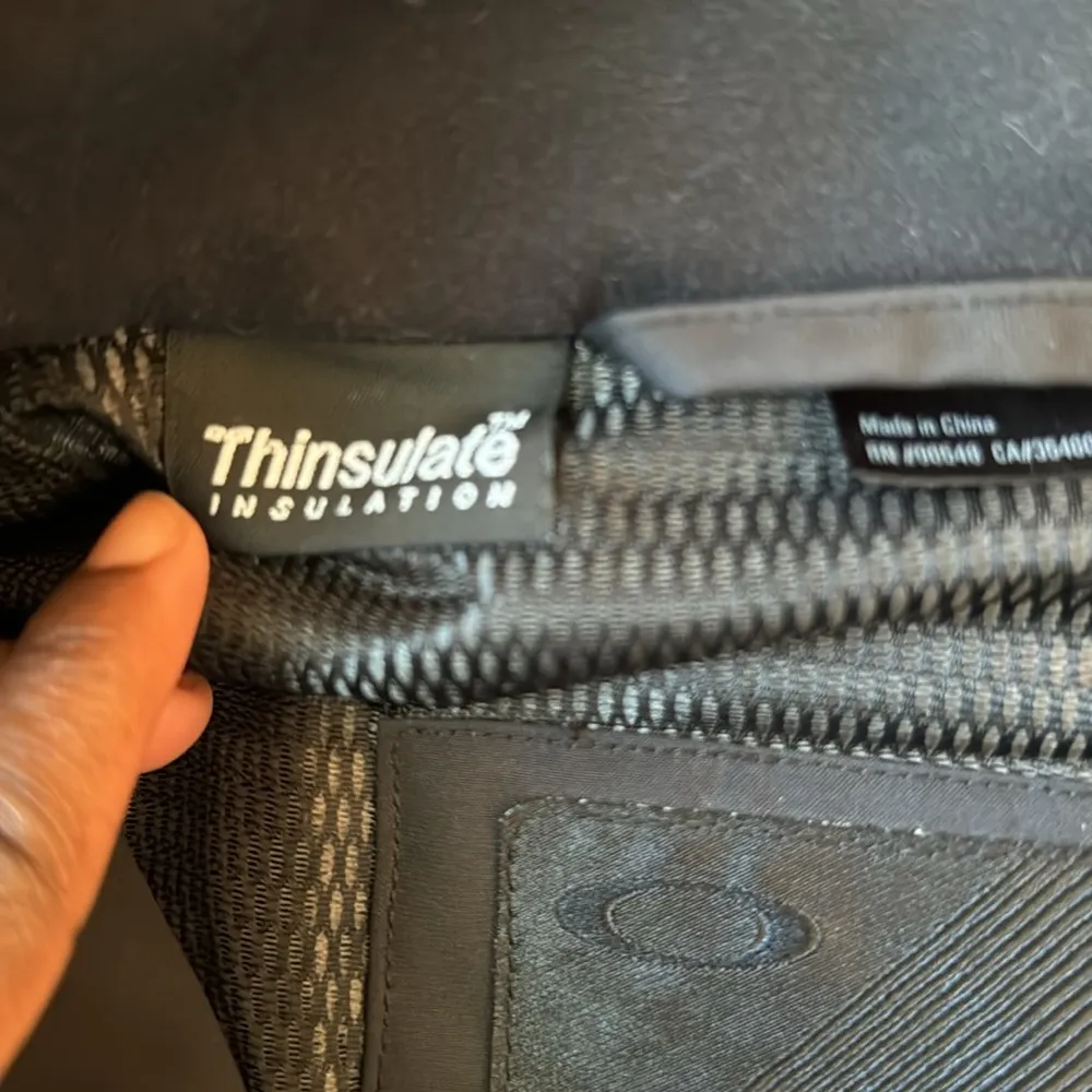 Oakley Thinsulate Winter Coat SIZE S Women’s Black/Purple Insulated Ski Jacket - Image 4