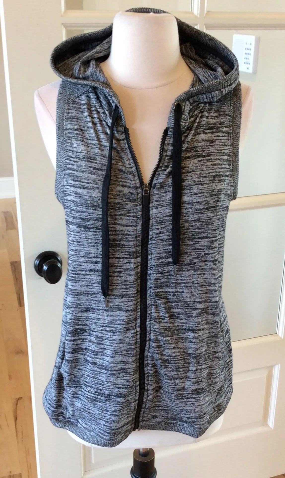 Performance Vest Hoodie Jacket Small New - Image 5