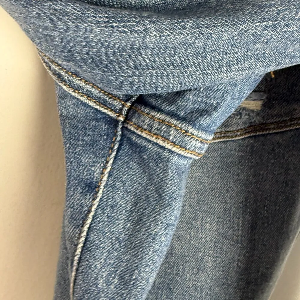 Judy Blue Waiting For Tonight Boyfriend Jeans Distressed Size 11/30 EUC - Image 11