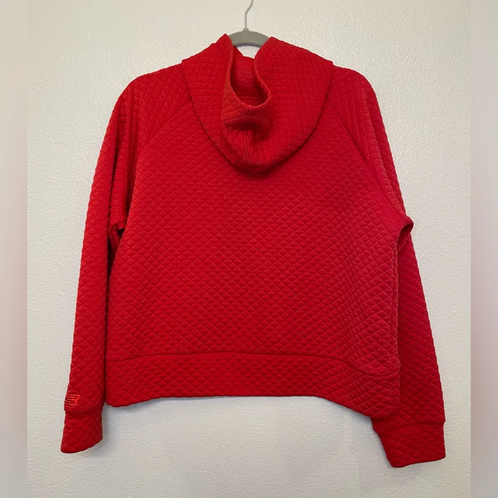 New Balance Women's Quilted Red Heat Cropped‎ Hoodie Sweater Size L - Image 4