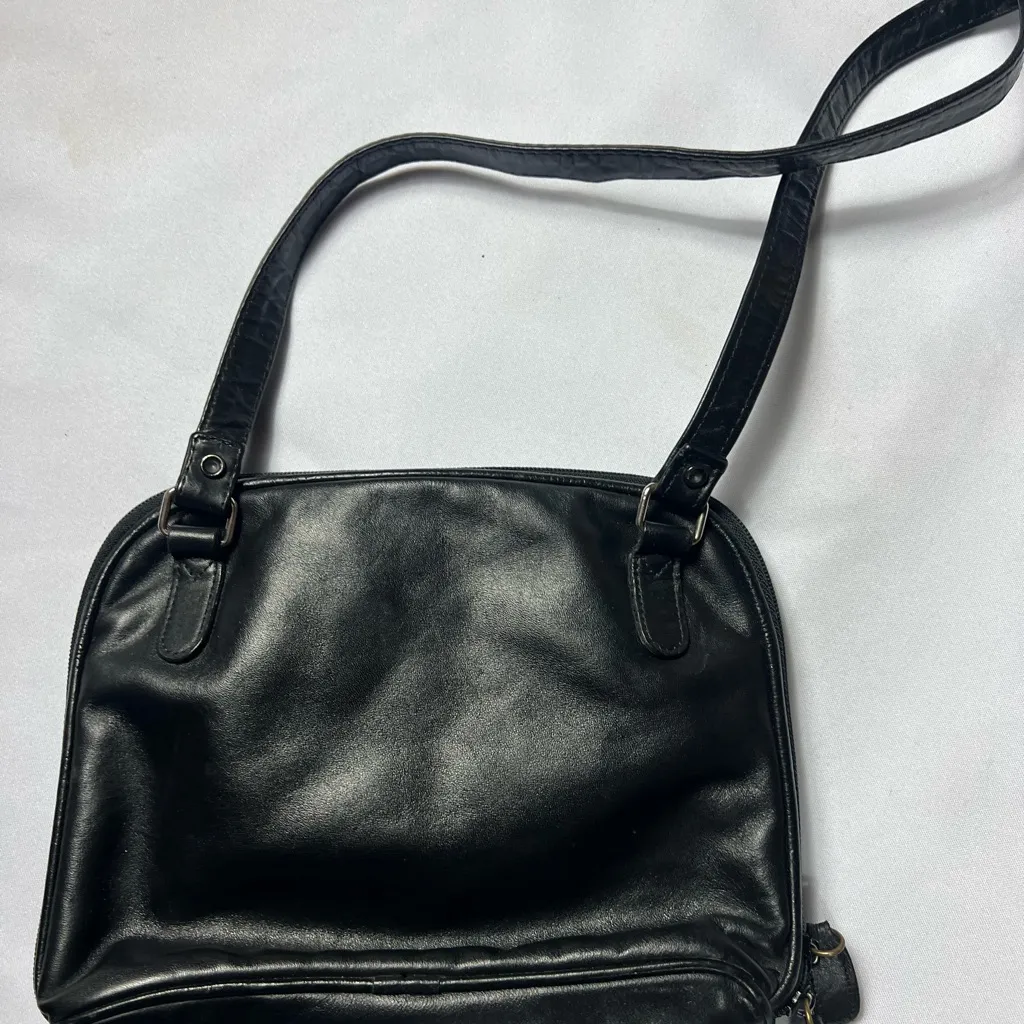 Etienne Aigner Black Crossbody Bag - Image 4