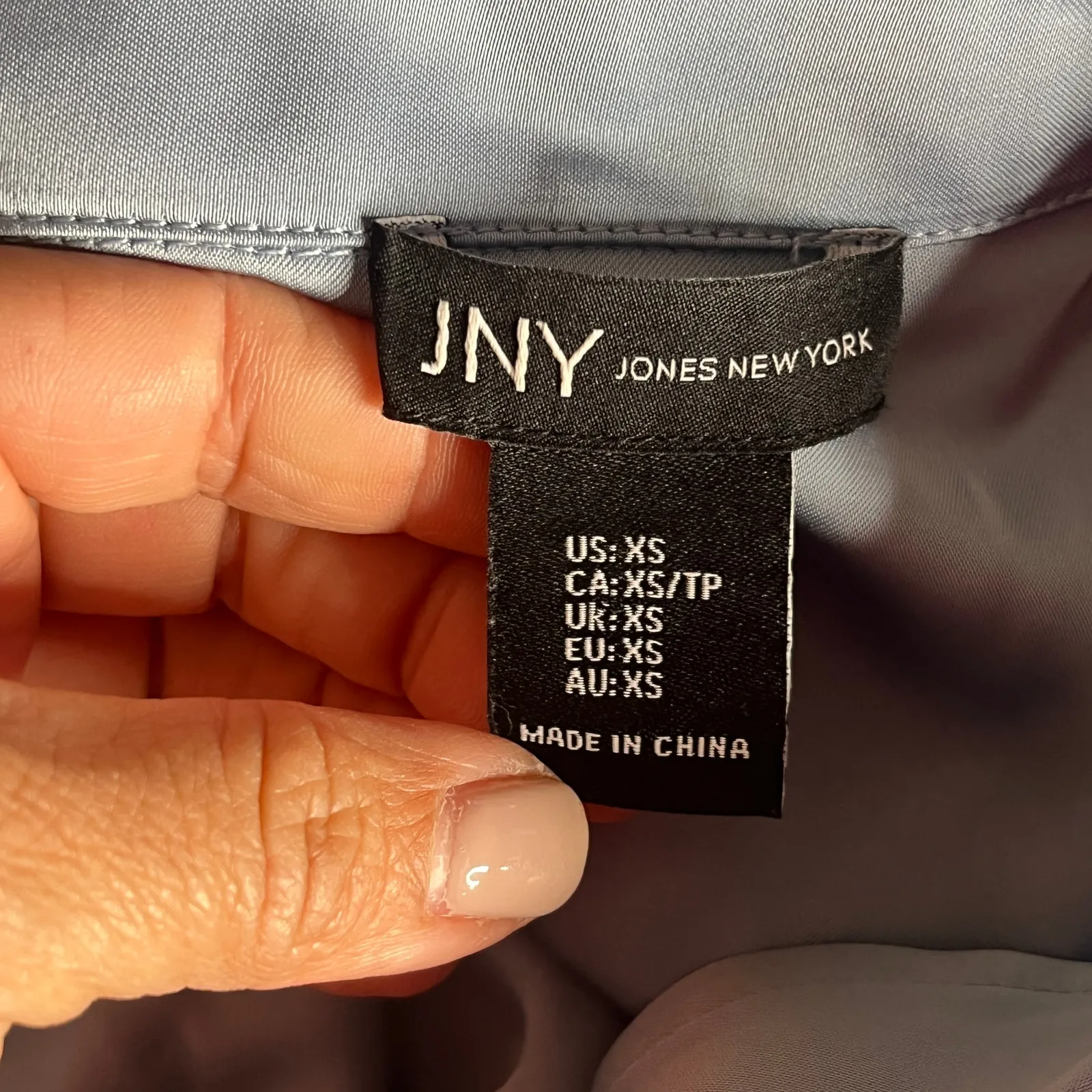 Jones New York Women's Blue Satin Long Sleeve Button Career Blouse Size XS - Image 4