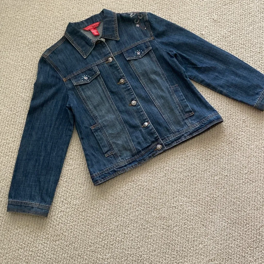 Cosmopolitan Cropped Denim Jean Jacket Rhinestones Size Medium Like New - Image 2