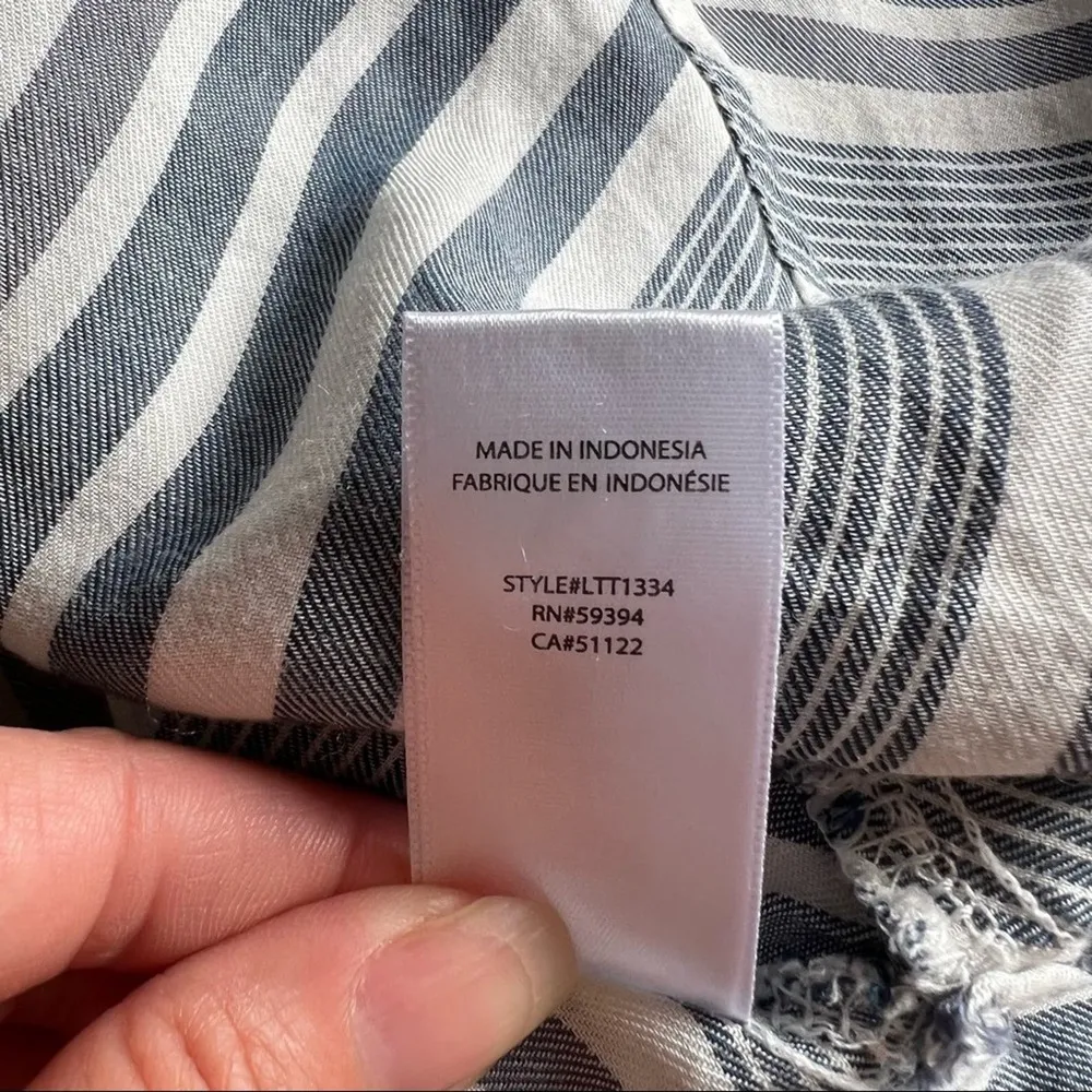 Beach Lunch Lounge Striped Flutter Sleeve Top- Size Medium - Image 5