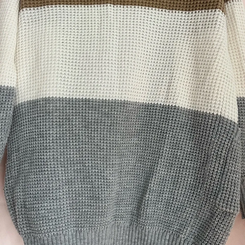 Gray and White Chunky Knit Cardigan Sweater Size L - Image 5