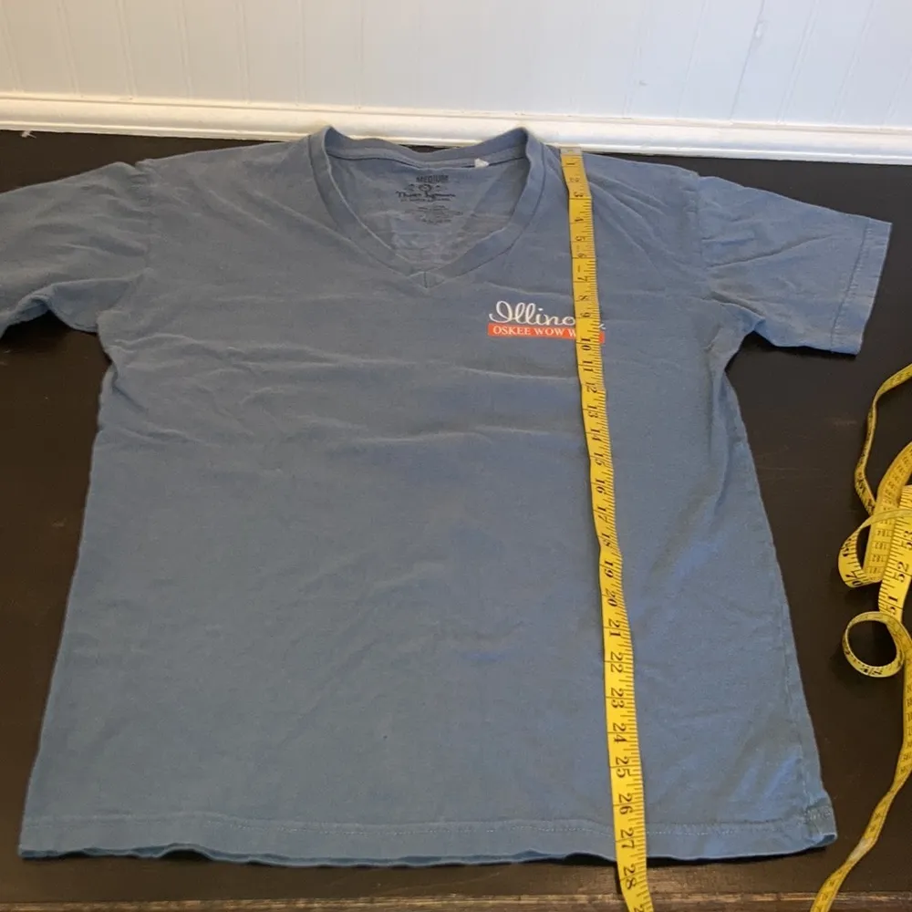 University of Illinois v neck Oskee wow wow tribal 100% cotton t shirt M Blue Size M - Image 7