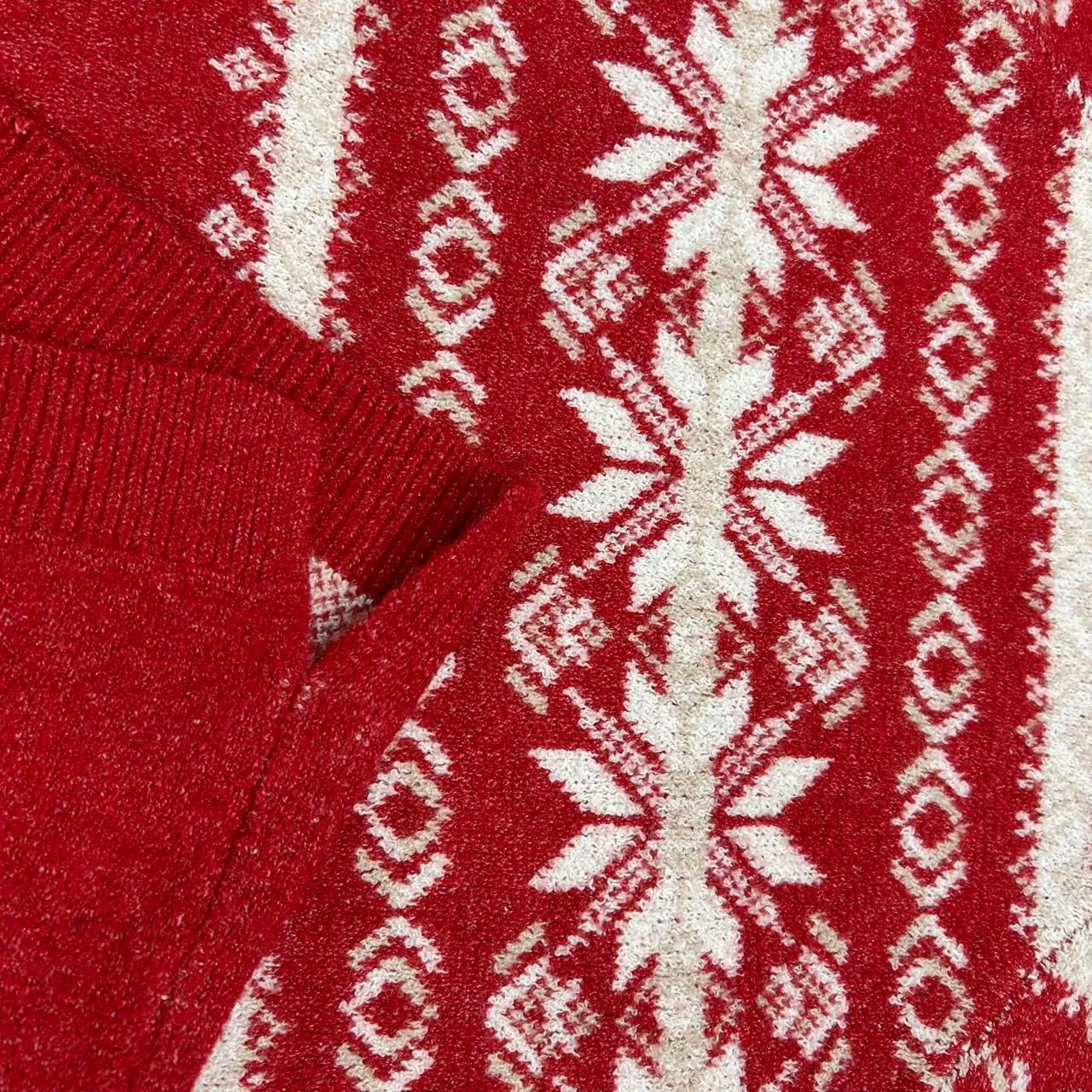 Cozy Christmas Sweater Size M - Image 6