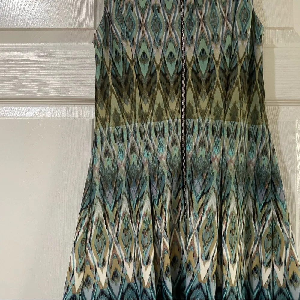 Gabby Skye V-Neck Fit & Flare Teal Diamond Scuba Dress Sleeveless 6 - Image 8