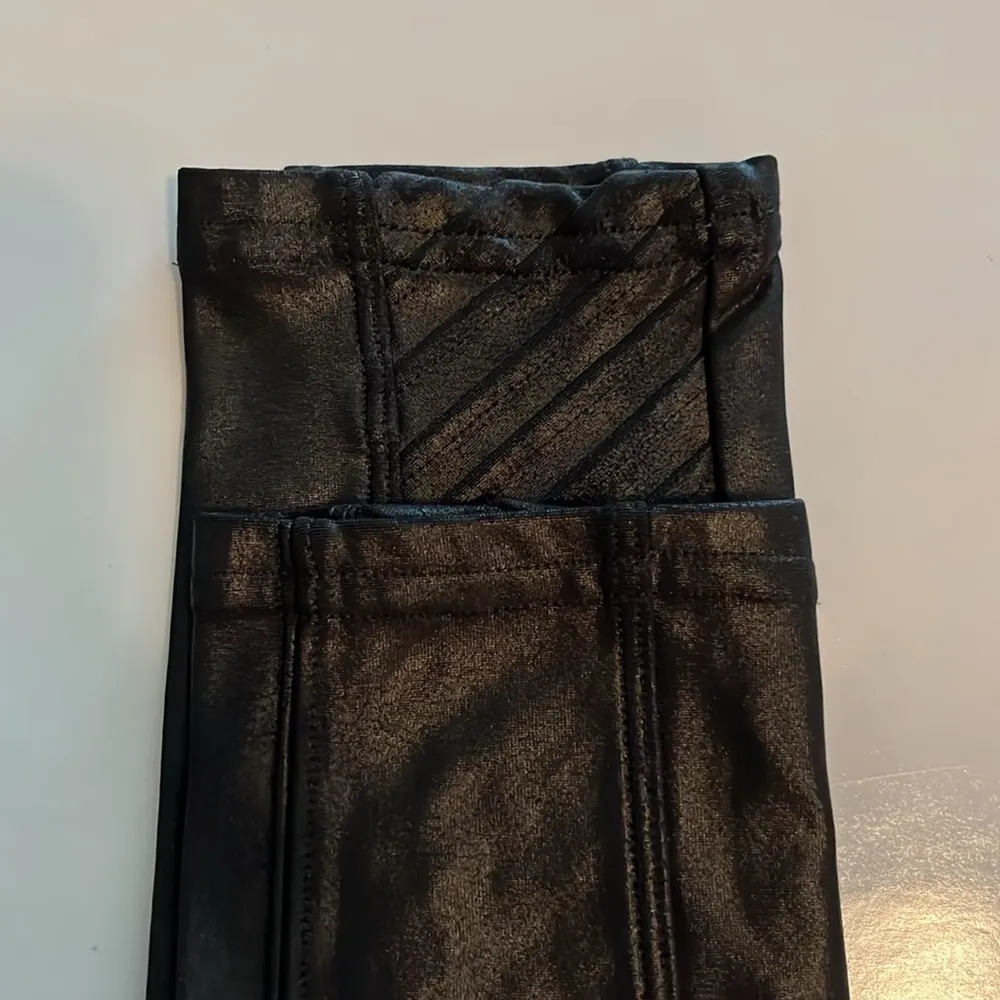 Spanx Faux Leather Moto Style Pull On Size S/P - Image 14