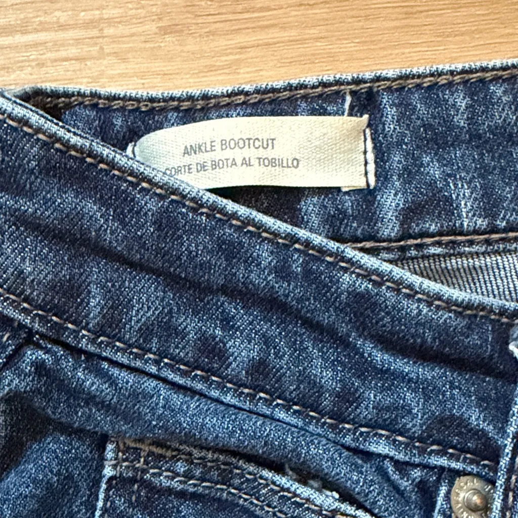 Universal Thread Ankle Bootcut Jeans - Image 3