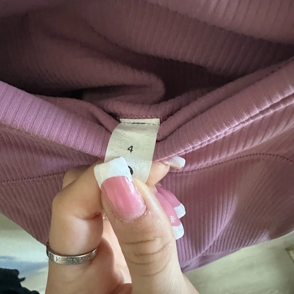 Lululemon Athletica Ribbed Pink Leggings - Image 3