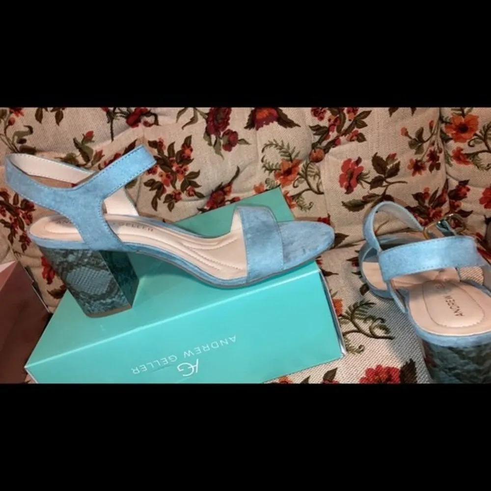 Aqua Snakeskin print heels - Image 3