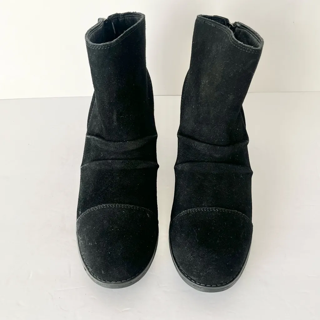 Skechers Taxi Uptown Funk suede ankle Boots - Image 4