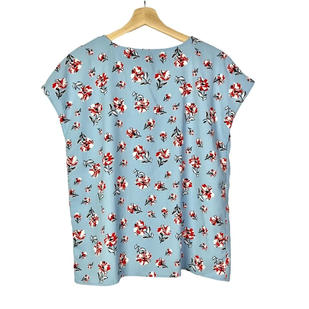 Hilary Radley Light Blue V-Neck Floral Short Sleeve Blouse M - Image 3