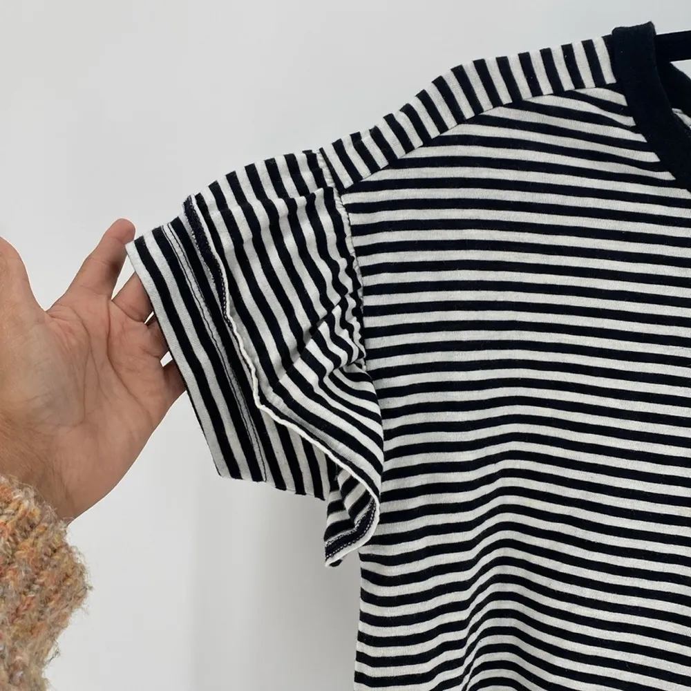 Madewell black white striped semi cropped ruffled short sleeve boxy minimalist - Image 4