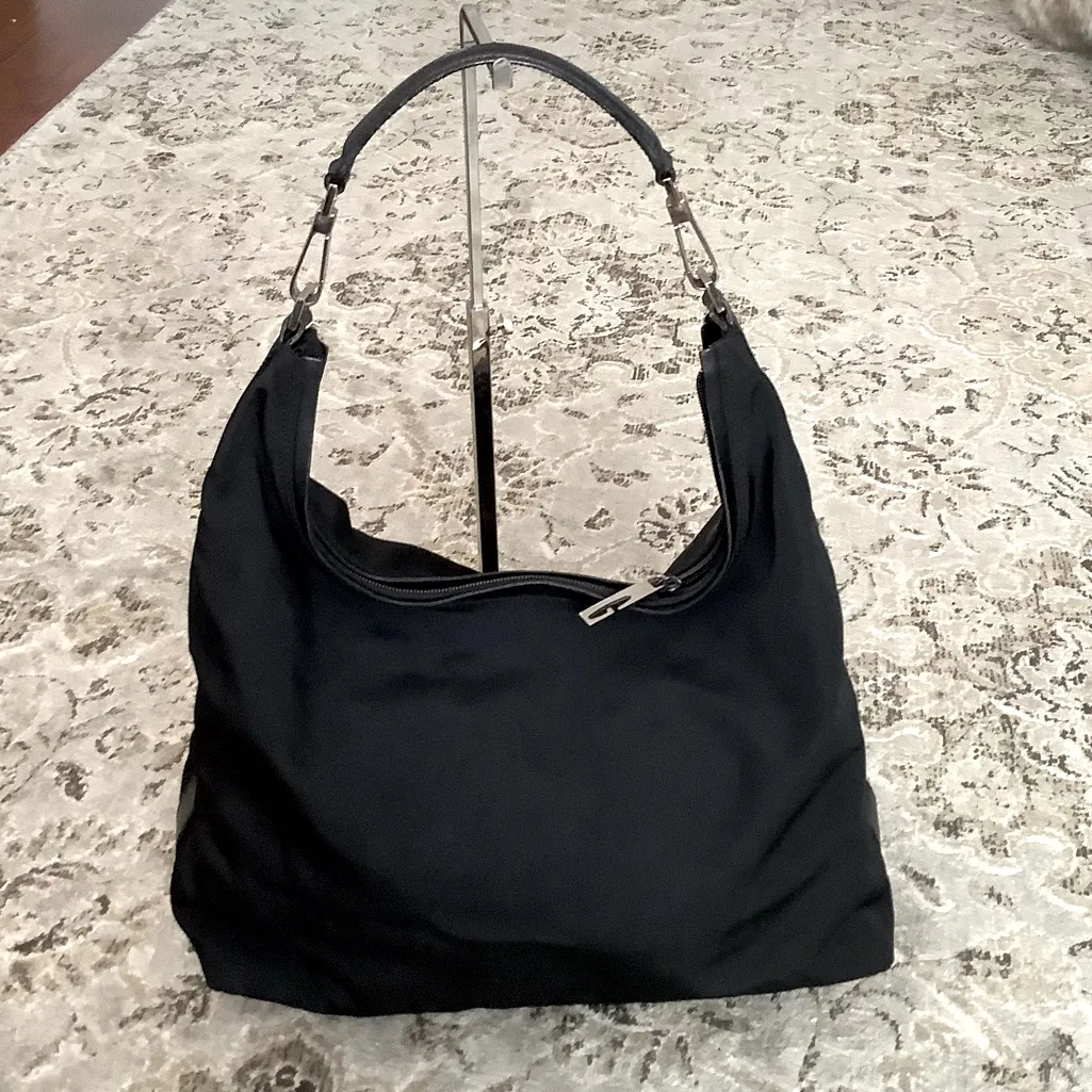 Authentic GUCCI hobo bag 🌹🌹🌹 - Image 2