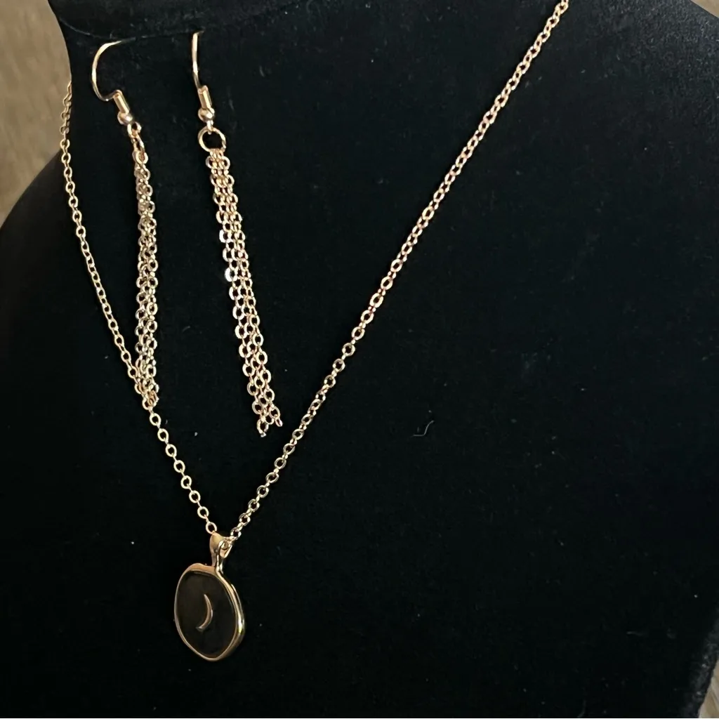 Moon Goddess gold tone metal chain Necklace and Earrings Set, NEW - Image 5