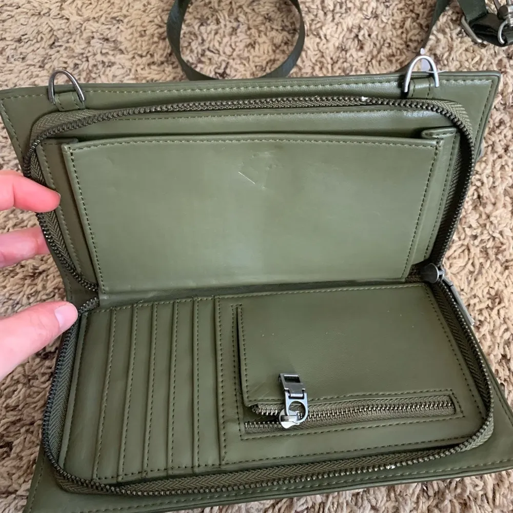 Zara | Army green crossbody/wallet - Image 7