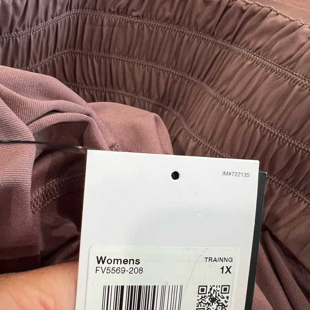 Nike Women's Tan Skorts - Image 6