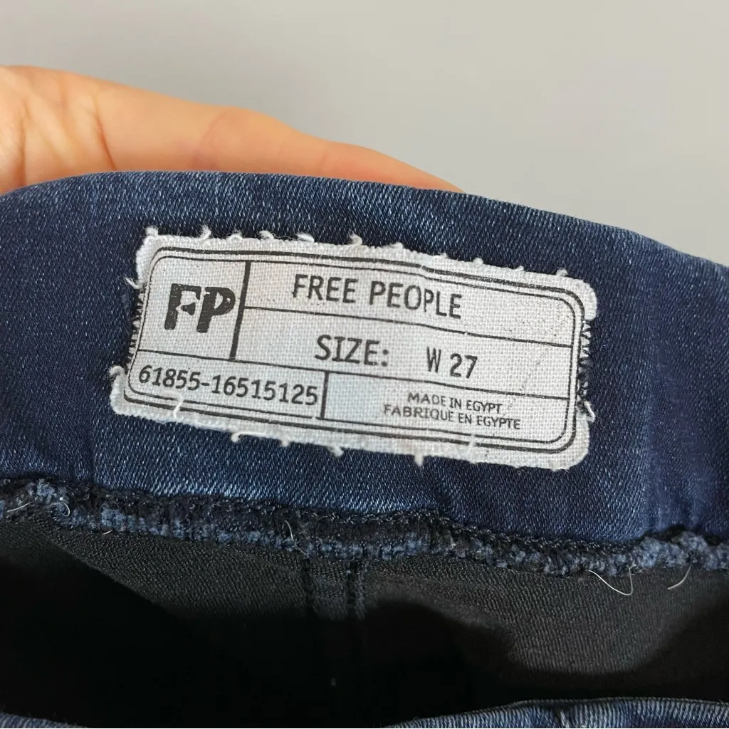 Free People Skinny Jeans Pull-On High Rise Dark Wash Blue Raw Hem Size 27 Women‎ - Image 3