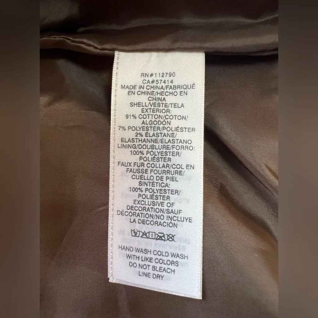 TRUE RELIGION CORDUROY PUFFER
VEST Size Medium - Image 11