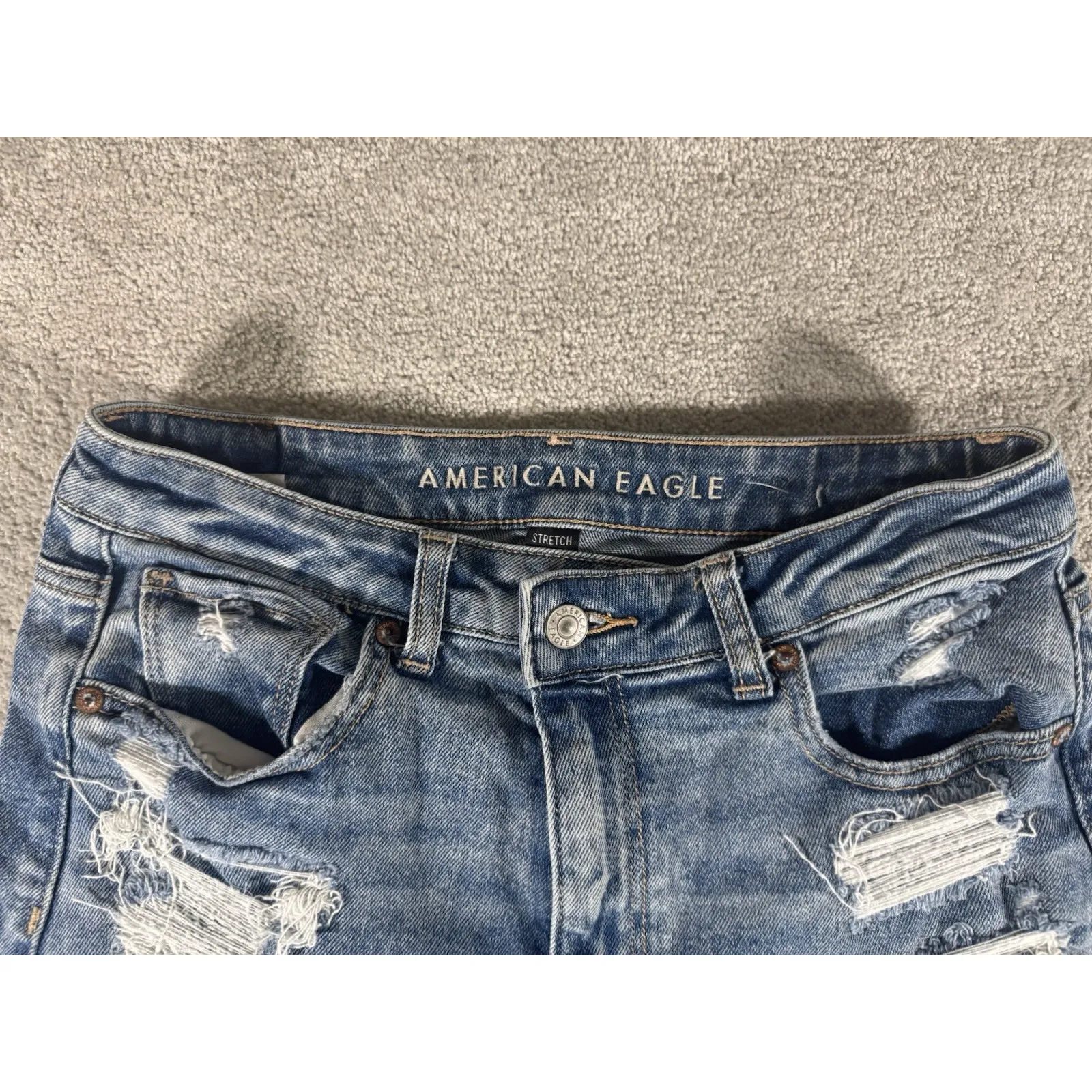American Eagle Women's 8 Med. Wash Distressed Cuffed Mom Shorts Festival‎ Boho - Image 2