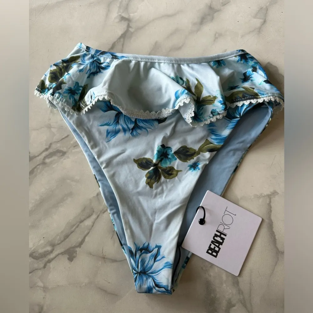 Beach Riot Women's Daisy Bikini Bottoms Size XS Ruffle Lace Trim High Waist - Image 2