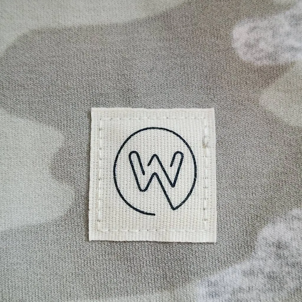 We Wander Gray Camo Joggers NWT Size Medium Cropped Camo Jogging Pants - Image 6