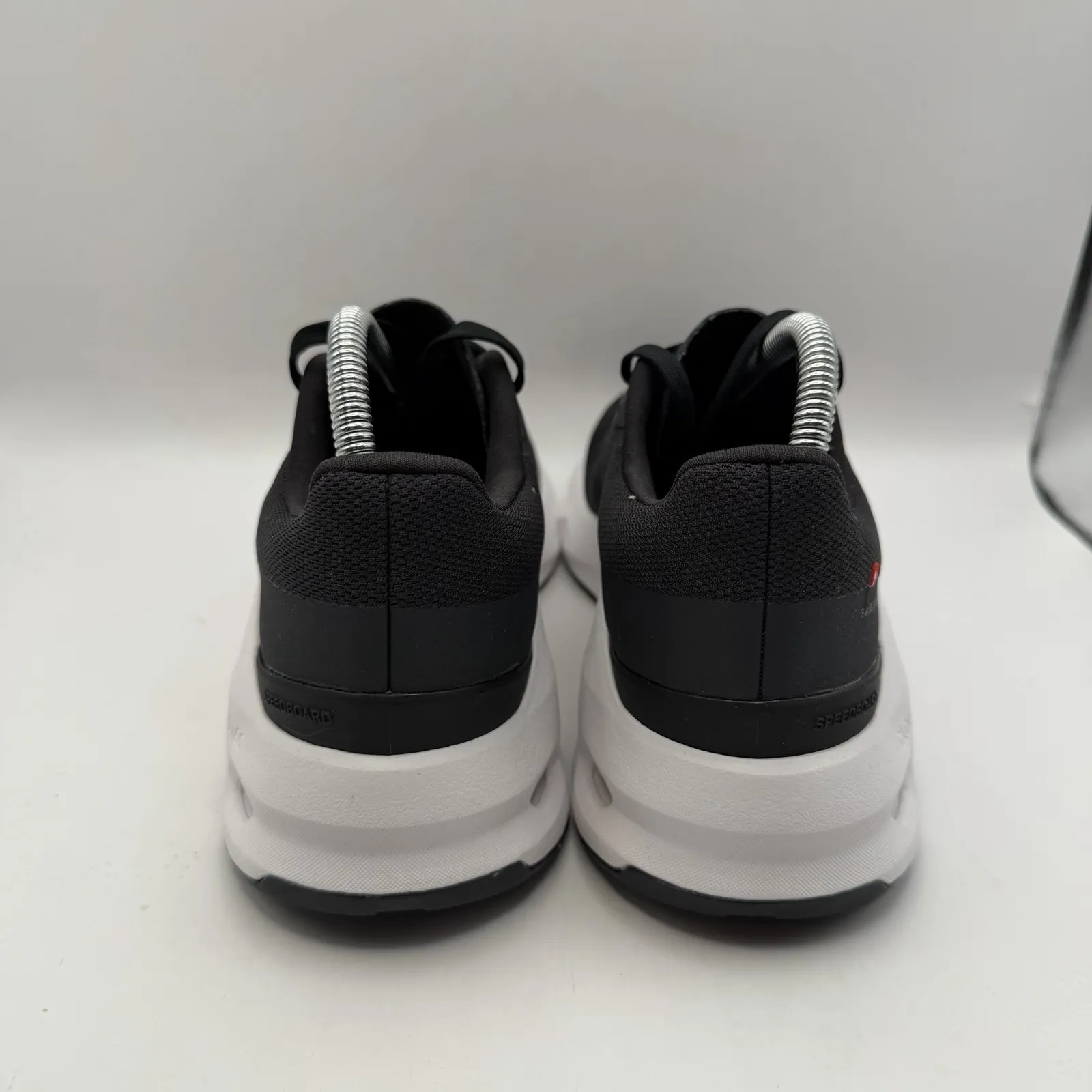 On Women's Cloudpulse Sneakers Size 9 Black and White - Image 4