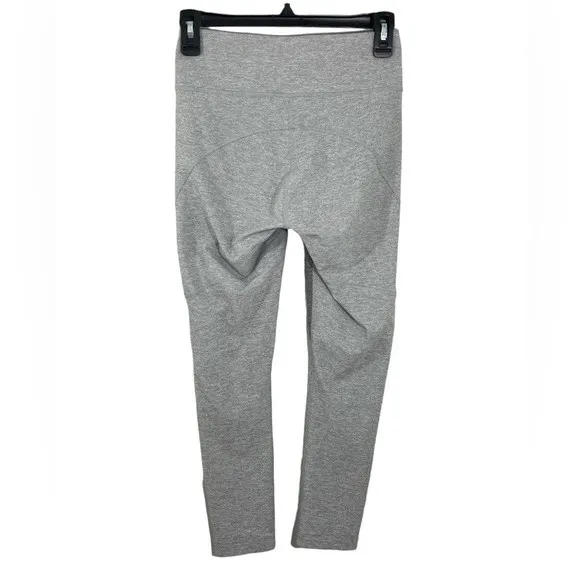 Outdoor Voices Two-tone Dove/Ash Warm-up Leggings Size SMALL 3/4 Length‎ - Image 4