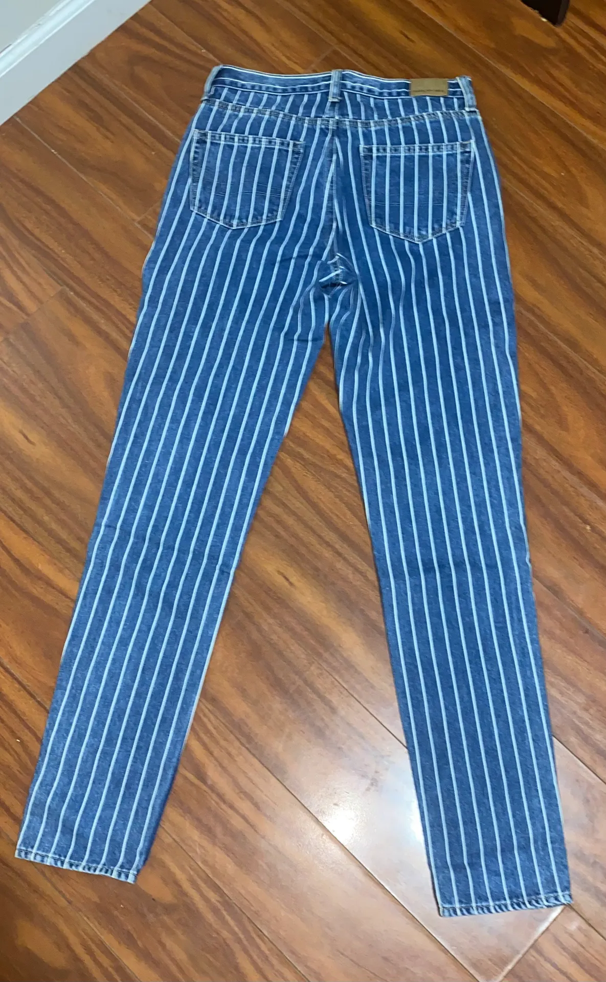 Vintage Mom Jeans - Image 2