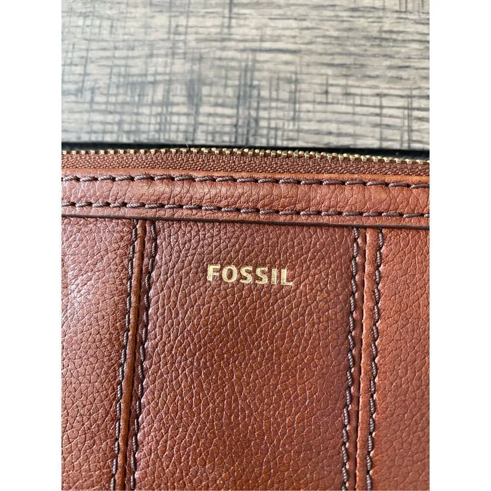 Fossil leather woman’s wallet - Image 2